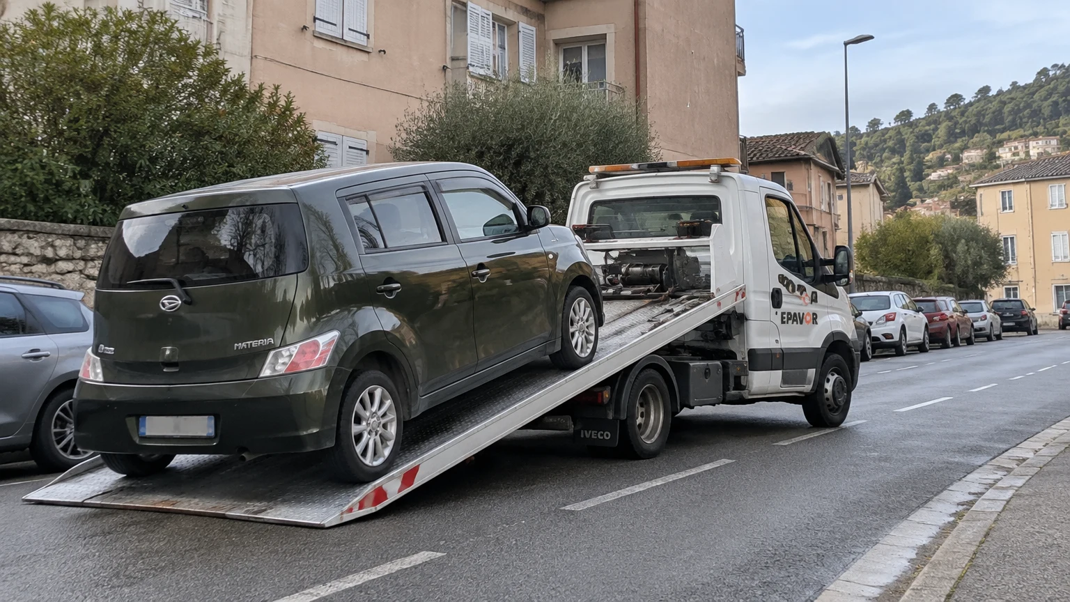 Illustration d’un enlèvement d’épave à Gardanne avec une dépanneuse — service d’épaviste.
