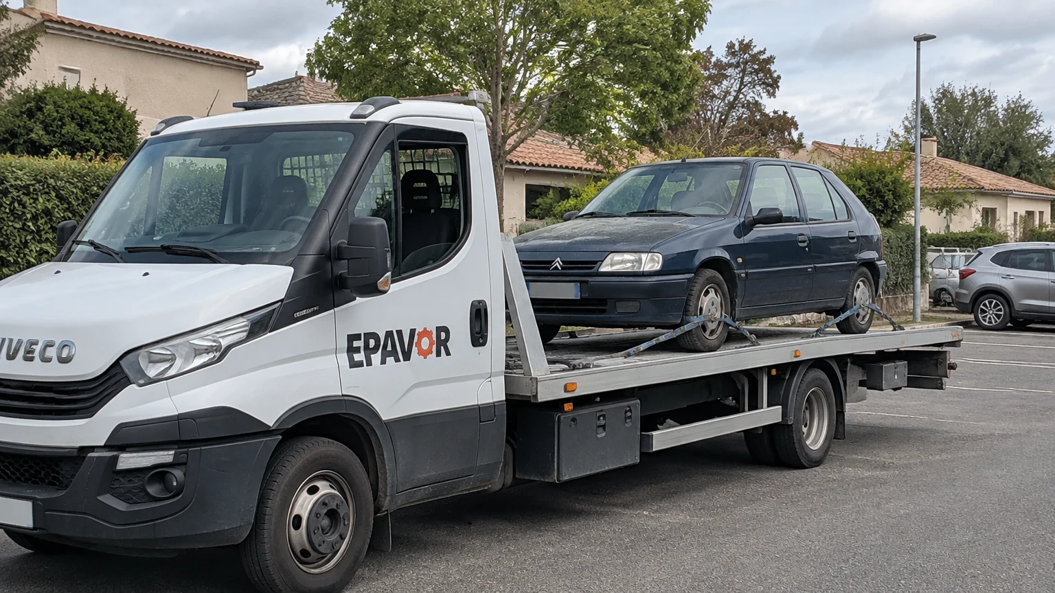 Illustration d’un enlèvement d’épave à Saint-Caprais-de-Bordeaux avec une dépanneuse — service d’épaviste.